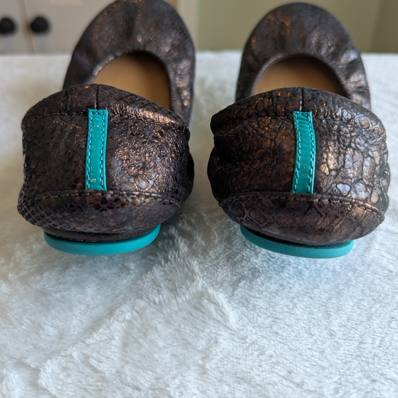Teal-Accented Women's Ballet Flats - Picture 2 of 3